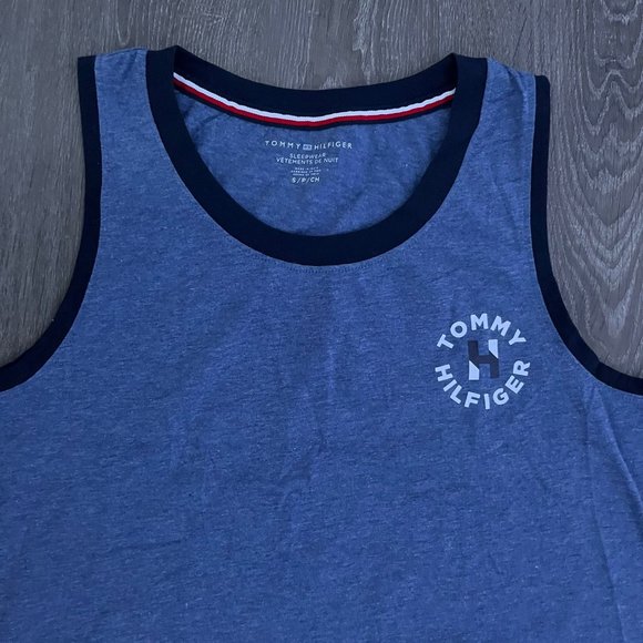 Tommy Hilfiger top - Picture 2 of 2